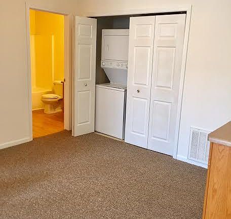 3rd image of 6-409 Brunswick Dr #6