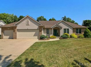 225 Arbor Dr, Rockford, MI 49341
