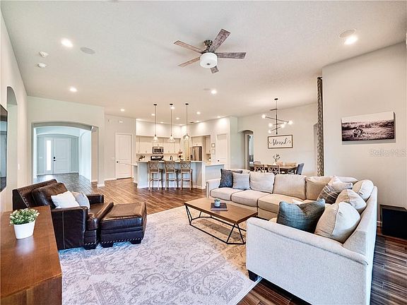 3rd image of 5712 Saybrook Cir