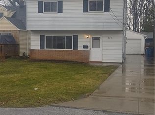 238 Plymouth Dr, Eastlake, OH