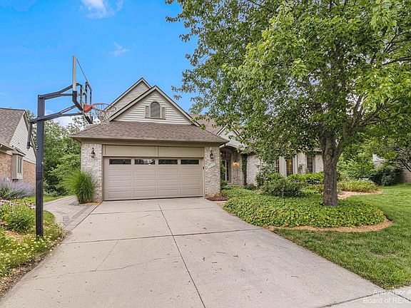 3rd image of 2862 Leslie Park Cir
