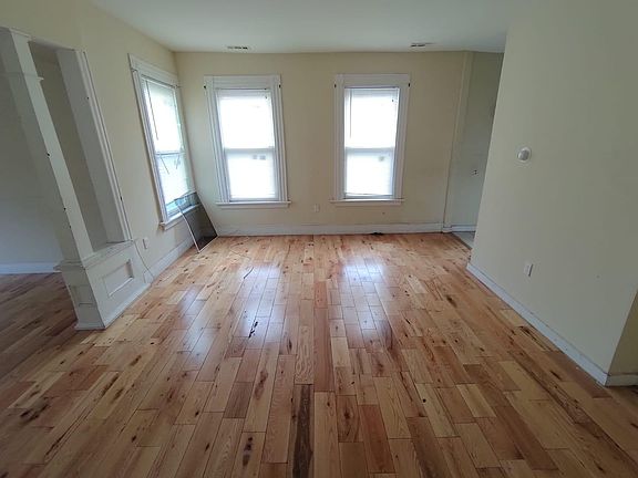 4th image of 56 Dewitt St Floor 3