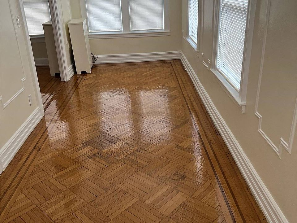 1st image of 959 E 39th St #2