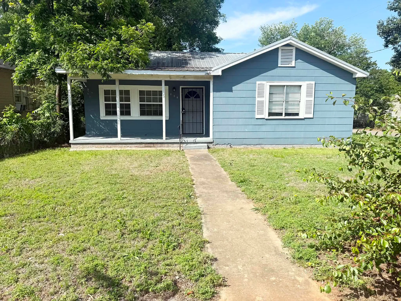 3 bed, 1188 sqft, $995 — Photo 1