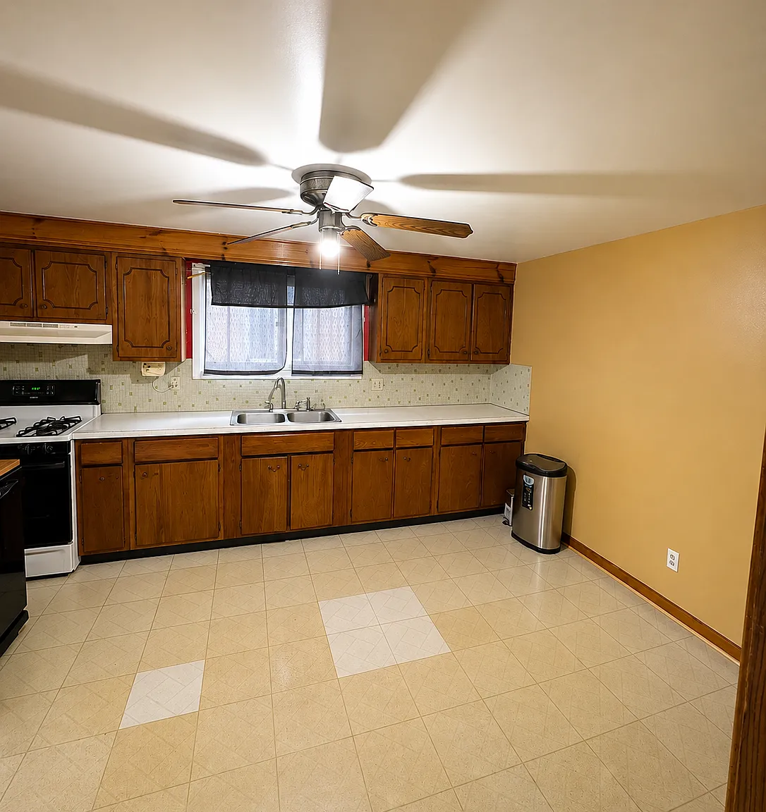 3 bed, 1000 sqft, $1,500 — Photo 3