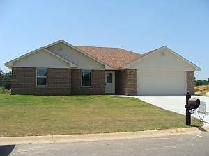 1st image of 105 Country Oaks Dr
