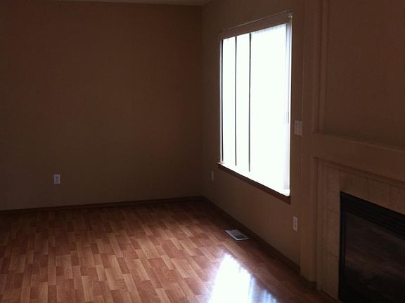 5th image of 8421 NE 36th Cir