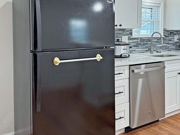 5th image of 23 Carriage Ln