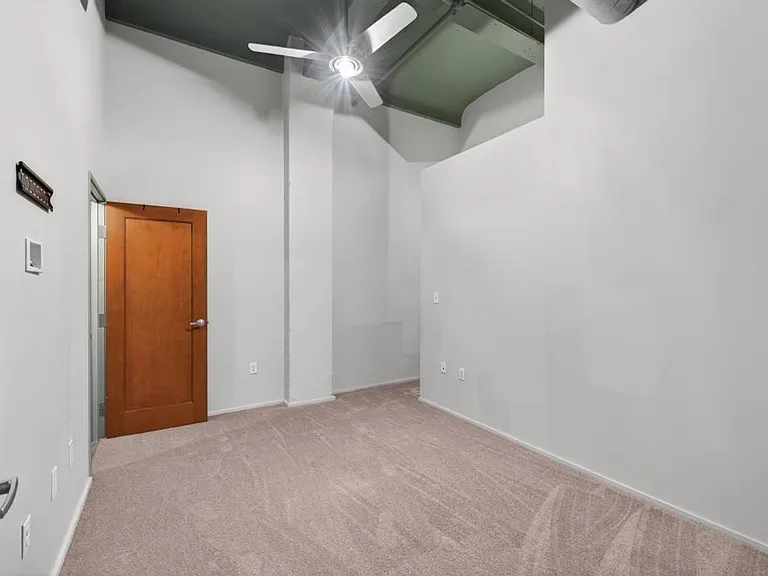 1136 Washington Ave #611 — Photo 12