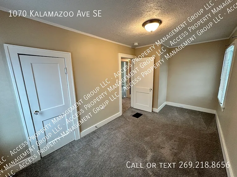 1070 Kalamazoo Ave SE — Photo 25
