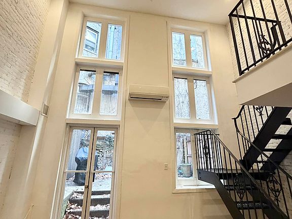 4th image of 207 W 22nd St APT 1