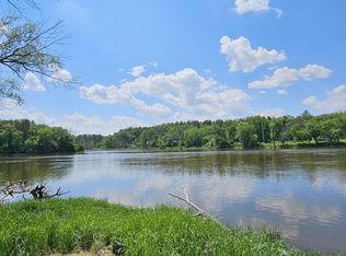 6135 N River Rd, Janesville, WI 53545