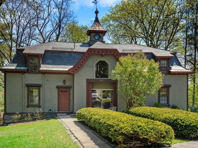 992 Centre St APT 3, Jamaica Plain, MA, 02130