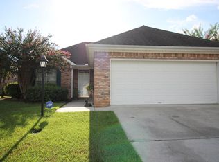 102 Willow Brook Dr, Hattiesburg, MS 39402