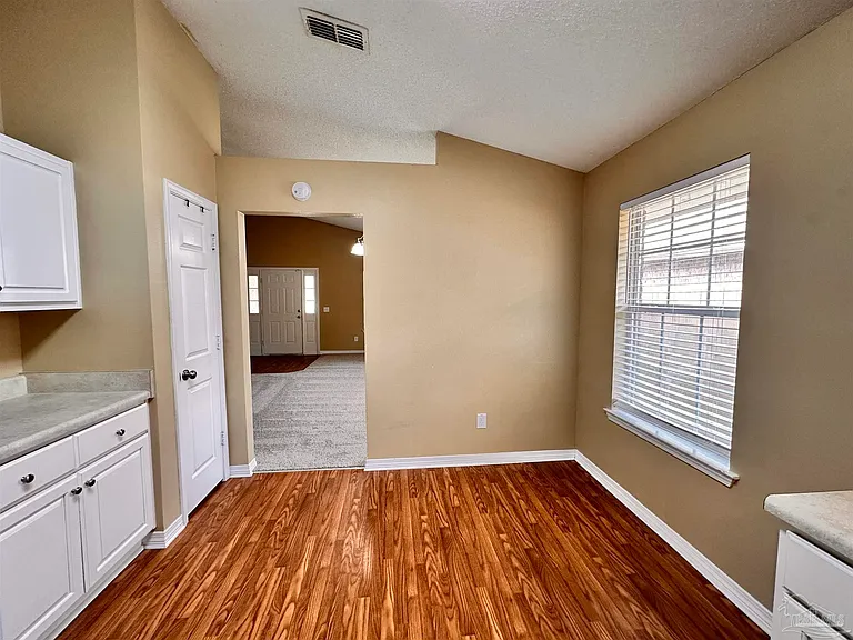 4856 Genevive Ct — Photo 6