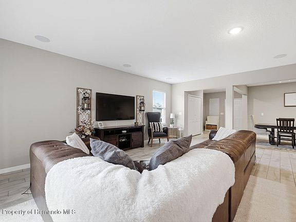 3rd image of 14571 Coronado Dr