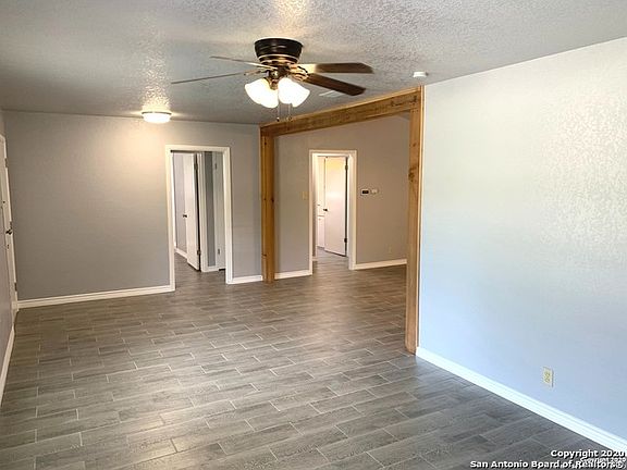 4th image of 606 Booth Dr