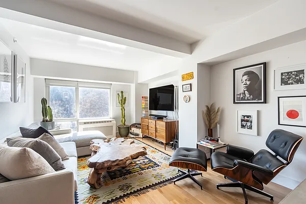 Rented by Triumph Property Group | media 8