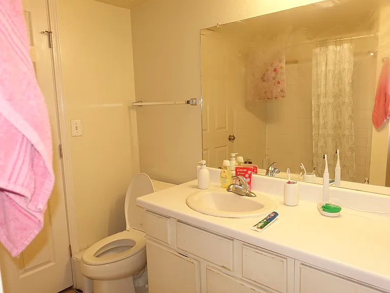501 W 26th St #114 — Photo 10