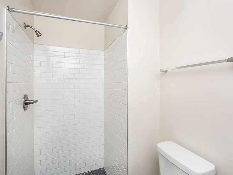 For Rent: Downtown Elegance at 605 Park Ave Your Urban Haven Awaits! — Photo 44