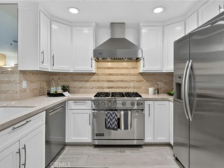 950 Cagney Ln #207 — Photo 7
