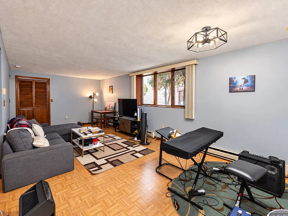 48 Villa Ave