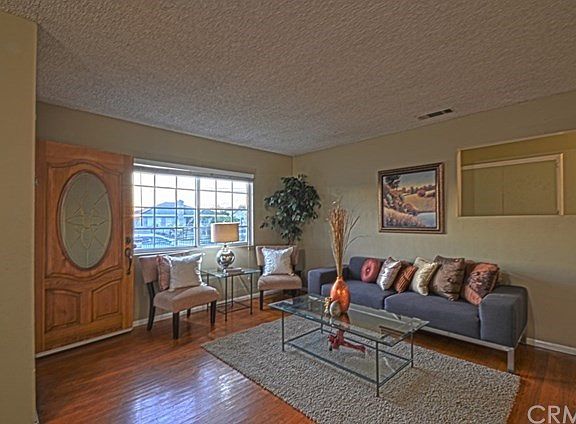 4th image of 3732 Kenmore Ave
