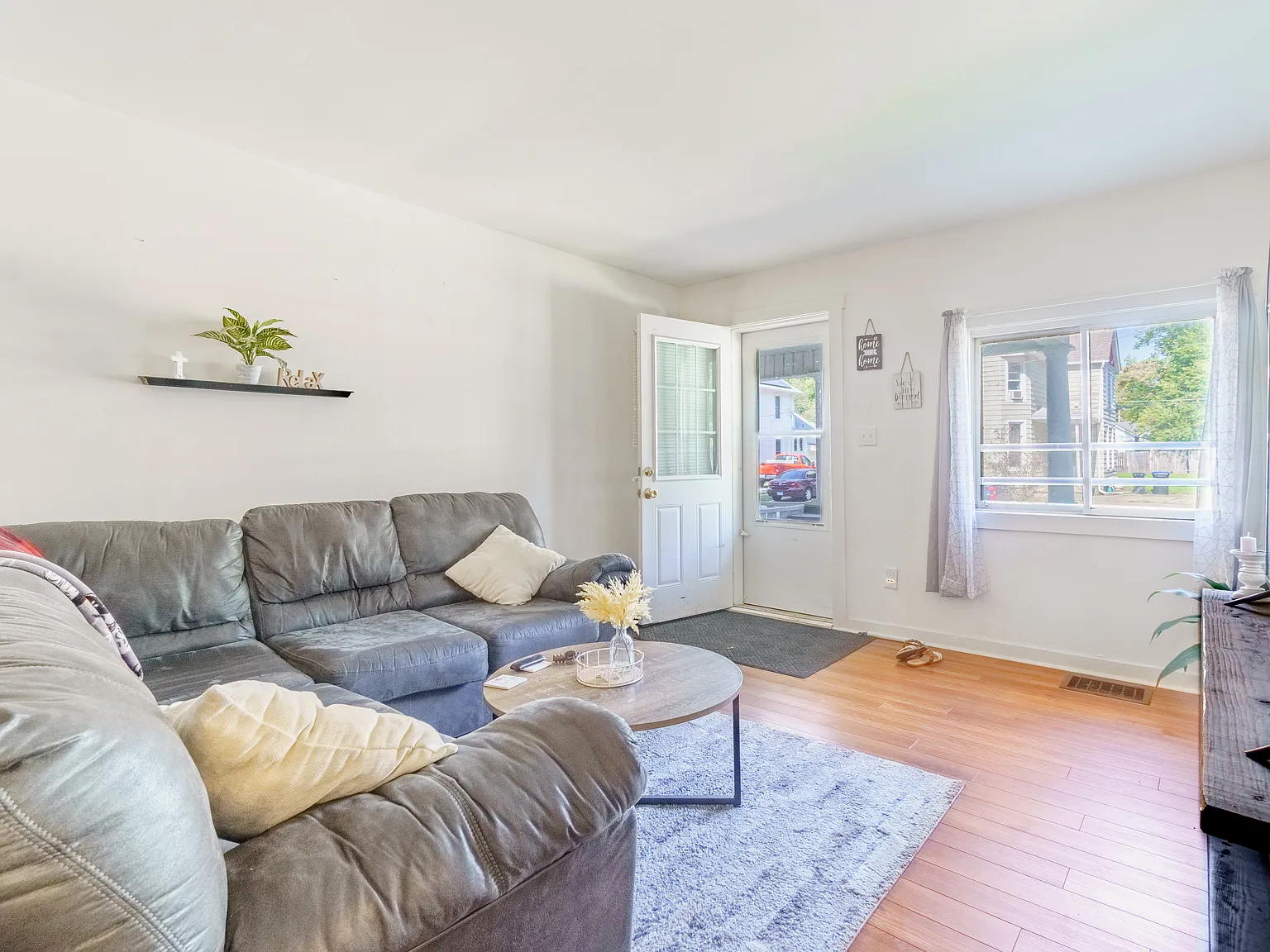 2 bed, 1000 sqft, $1,150 — Photo 1