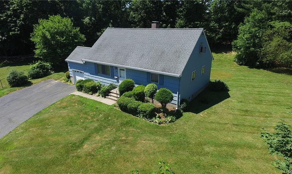 1st image of 18 Parkway Dr