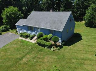 18 Parkway Dr, West Nyack, NY 10994