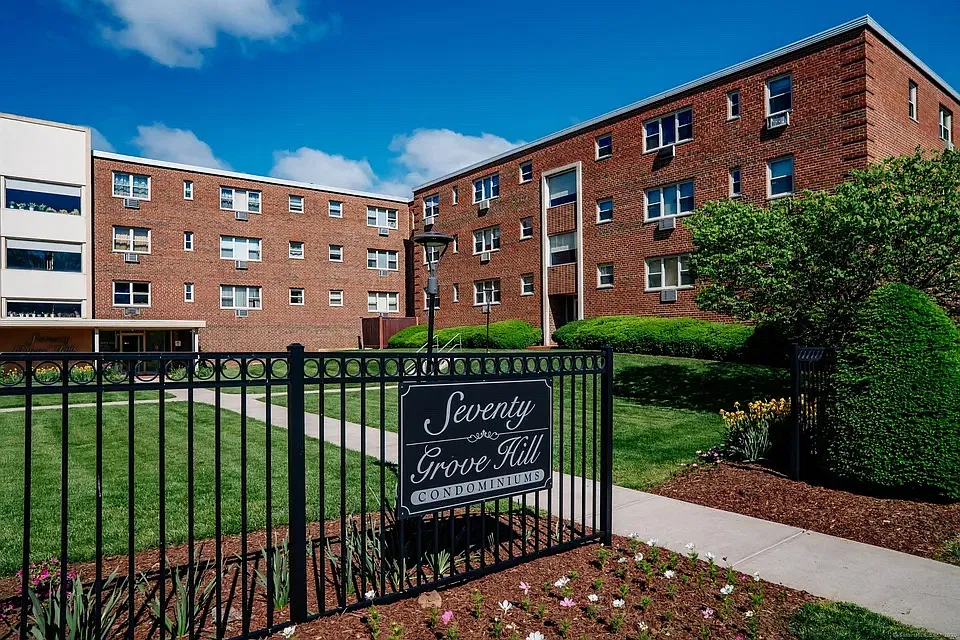 70 Grove Hill St #2M