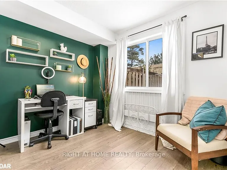 53 Ferndale Dr S #3 — Photo 5