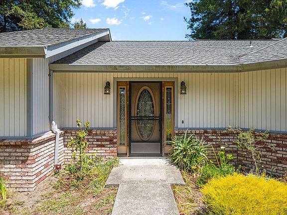 2nd image of 370 Dennison Lane