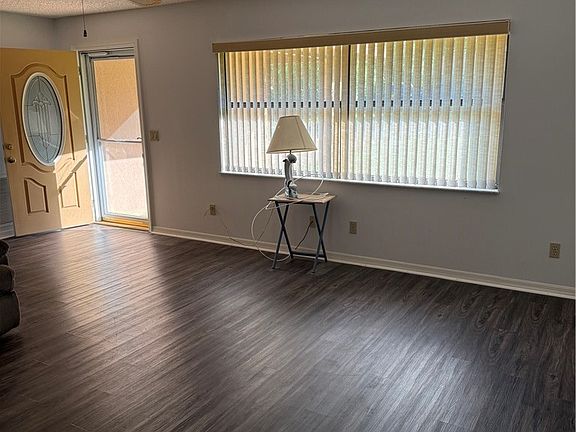 3rd image of 6461 E Grayson St