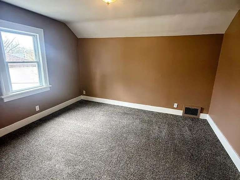 601 Glendora Ave — Photo 13