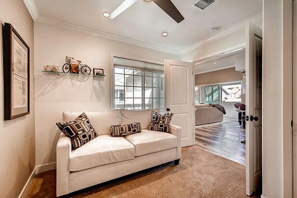 2 bed, 800 sqft, $3,795 — Photo 3