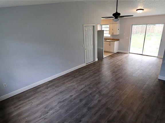 5th image of 2617 Martha Ln