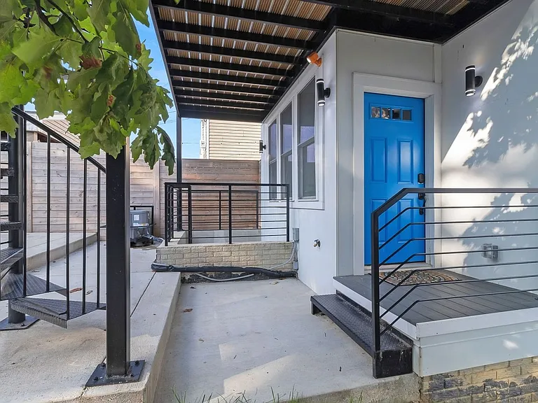 1417 Montello Ave NE — Photo 5