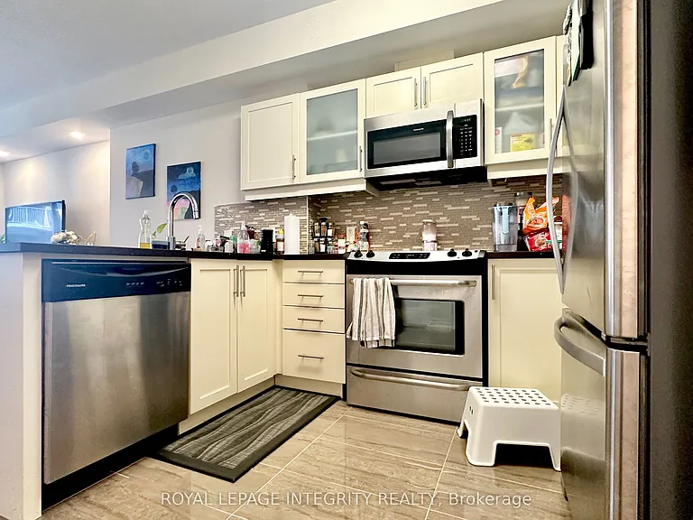 195 Besserer St #504 — Photo 4