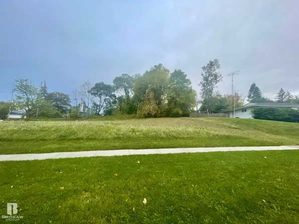 Terrace Dr, Grand Blanc, MI 48439