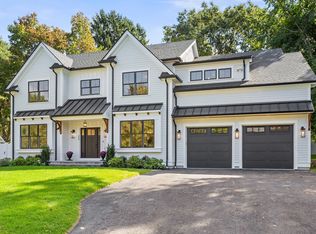 353 Woburn St, Lexington, MA 02420