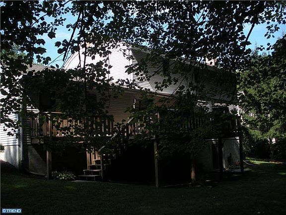 4th image of 150 Fairhill Dr
