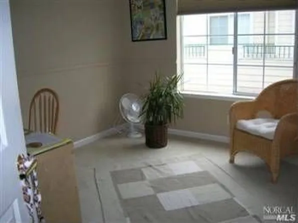 1579 S Novato Blvd APT 303, Novato, CA 94947