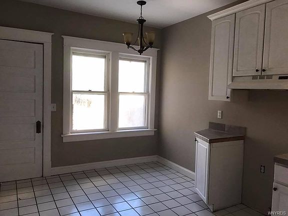 5th image of 96 Briggs Ave