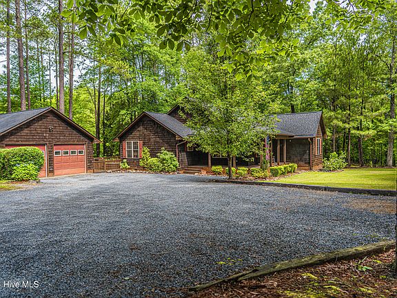 3rd image of 707 Alexander Drive