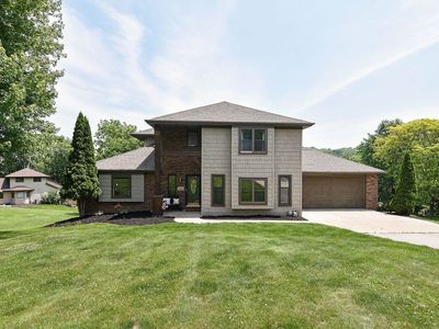 11184 Woodview Dr, Dubuque, IA, 52003