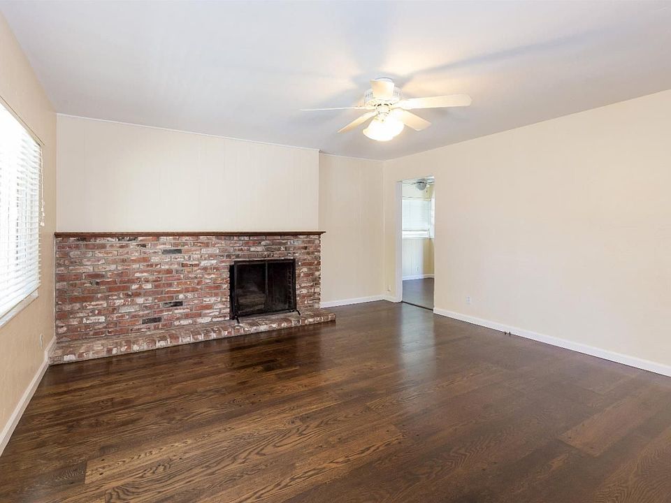 2nd image of 477 Dymond Ct
