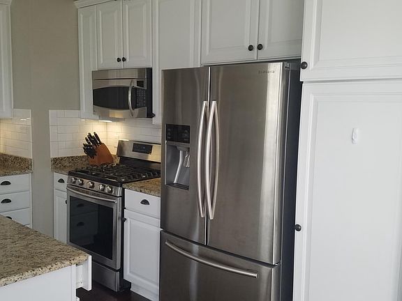Eat-In Kitchen