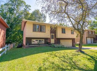 6413 Bettys Ln, Madison, WI 53711