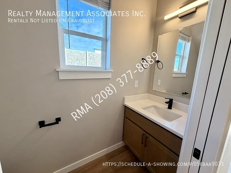 Brand-New Luxury 2-Bed, 2.5-Bath Townhomes — Photo 4